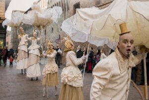 Sapri si trasforma in un giardino incantato: questa sera arriva “Fleur”