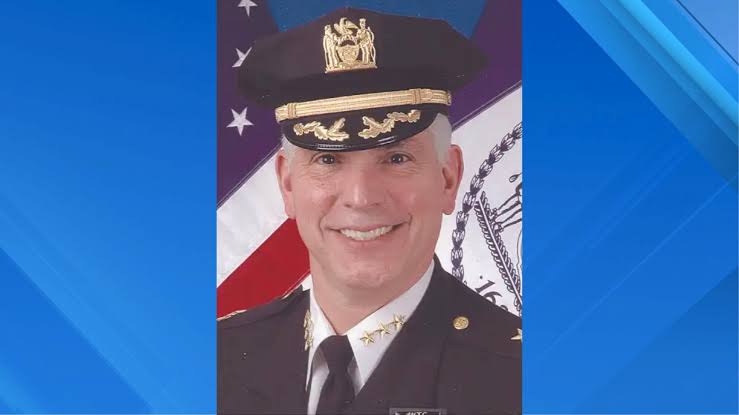 Anthony J. Izzo morto a 75 anni: Oliveto Citra piange l’ex capo della Polizia di New York