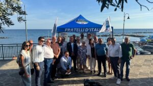 “La destra non si ferma d’estate” ha fatto tappa a Pioppi: FdI ha incontrato cittadini e militanti