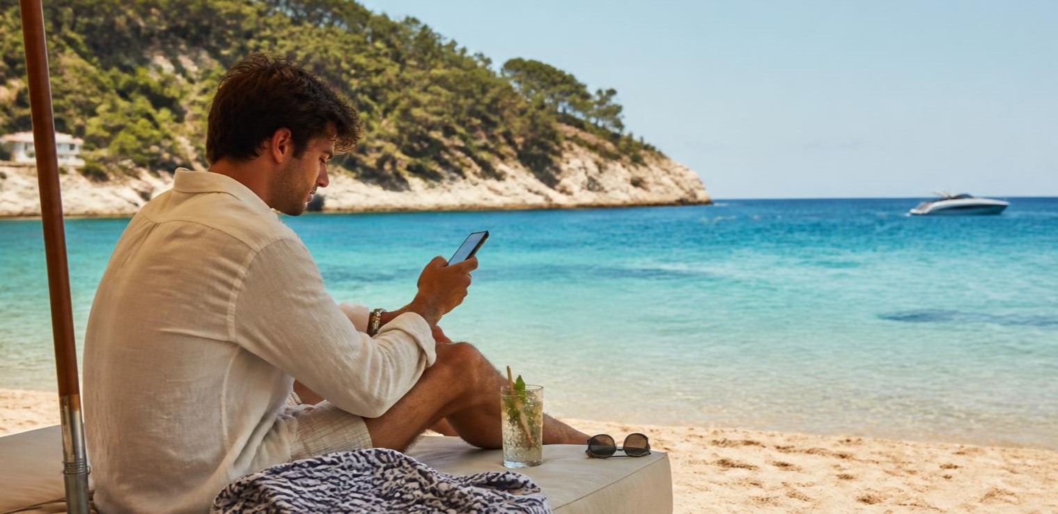 Il lavoro ci segue anche in vacanza: perché facciamo sempre più fatica a disconnetterci