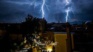 Violento temporale sul Cilento: fulmini, blackout e temperature in calo