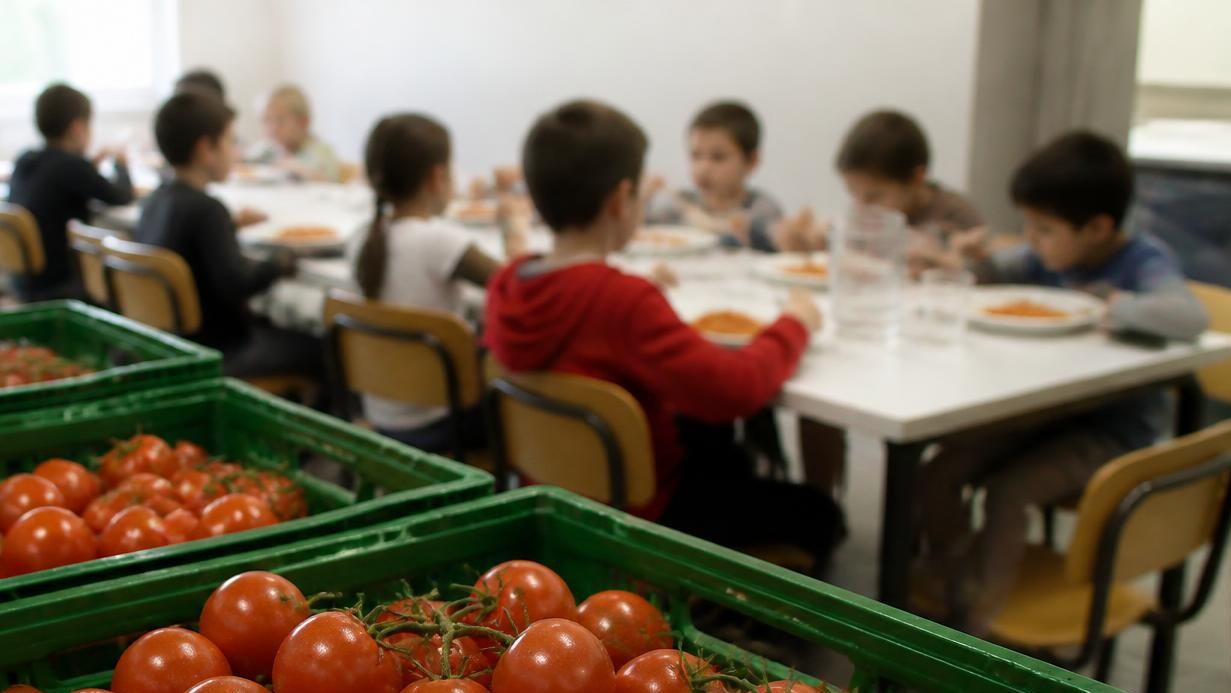 Mensa scolastica, a Caggiano si punta ancora sui prodotti del territorio