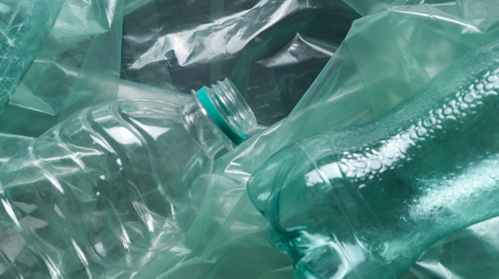 Plastica, la raccolta si ferma in più territori: è crisi nazionale della filiera