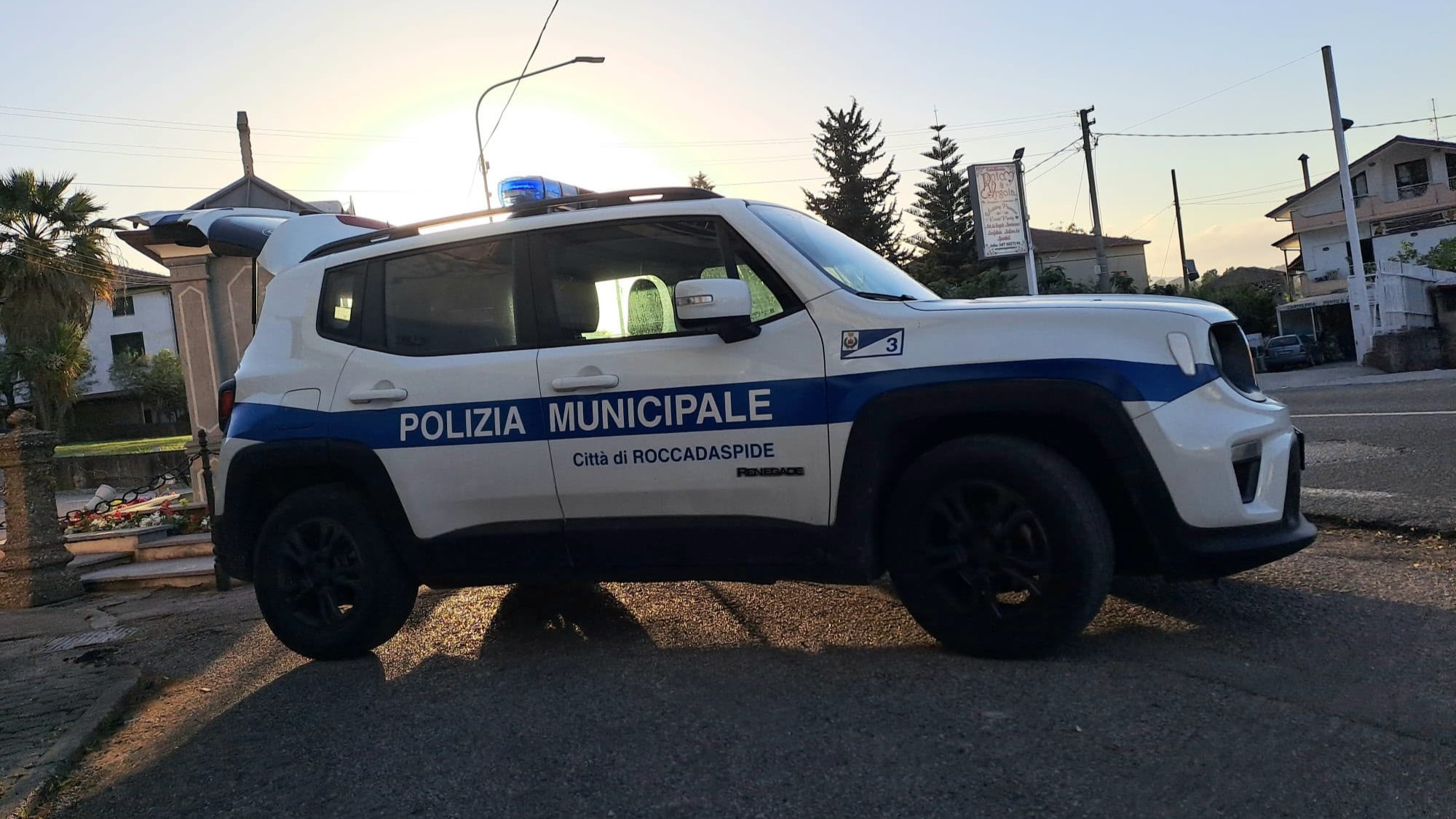 Noleggia un’auto e non la restituisce per due anni: ritrovata dalla polizia municipale di Roccadaspide