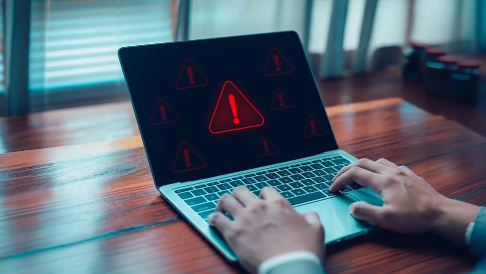 Allarme truffa delle fatture elettroniche: false PEC dell’Agenzia delle entrate colpiscono imprese e professionisti