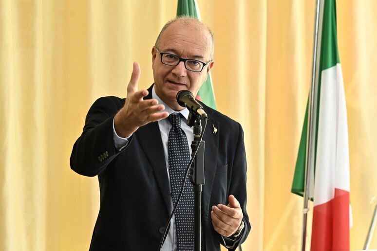 Valditara, busta con proiettile e minacce inviata da Salerno
