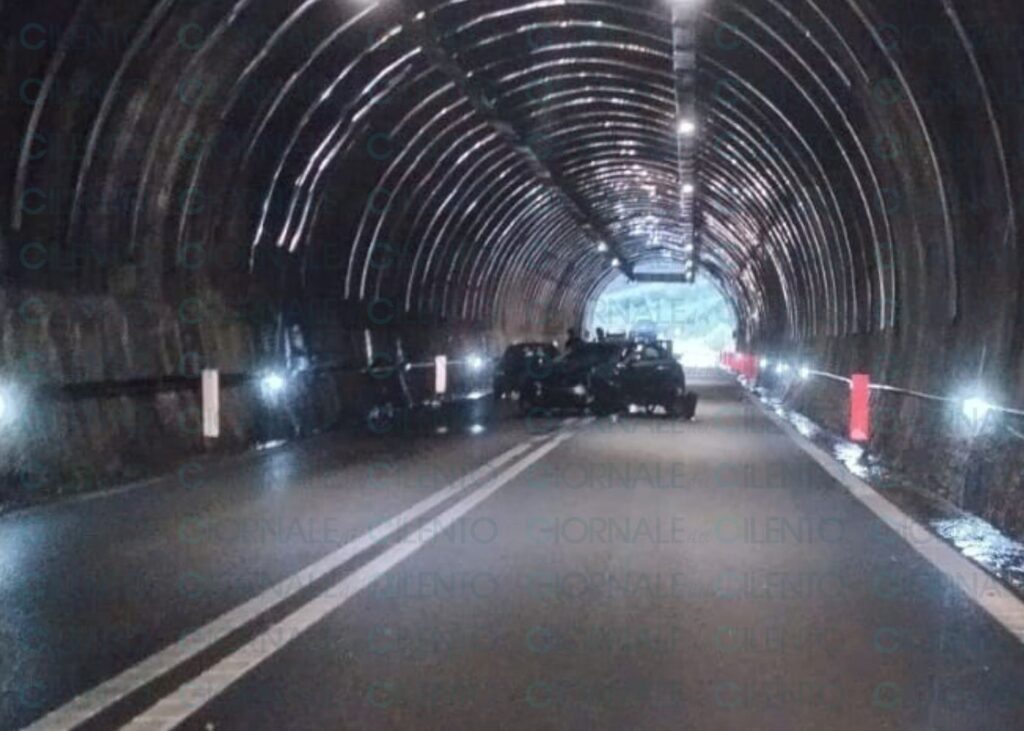 Cilentana, incidente tra Pattano e Vallo Scalo: traffico in tilt
