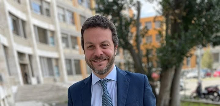 Di Battista ricoverato a Cuba, a L’Avana medico di Agropoli