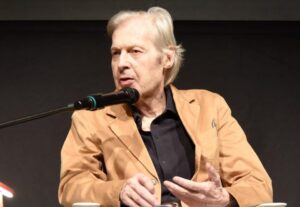 Premio Pio Alferano: Vittorio Sgarbi premia il regista Matteo Garrone per l’edizione 2026