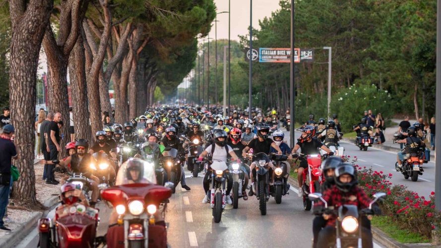 5^ Italian bike week, quattro giorni di moto tra sterrati e orizzonti