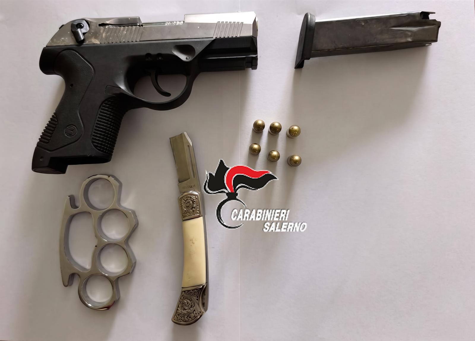 Bellizzi, pistola clandestina e munizioni in casa: arrestato un 59enne
