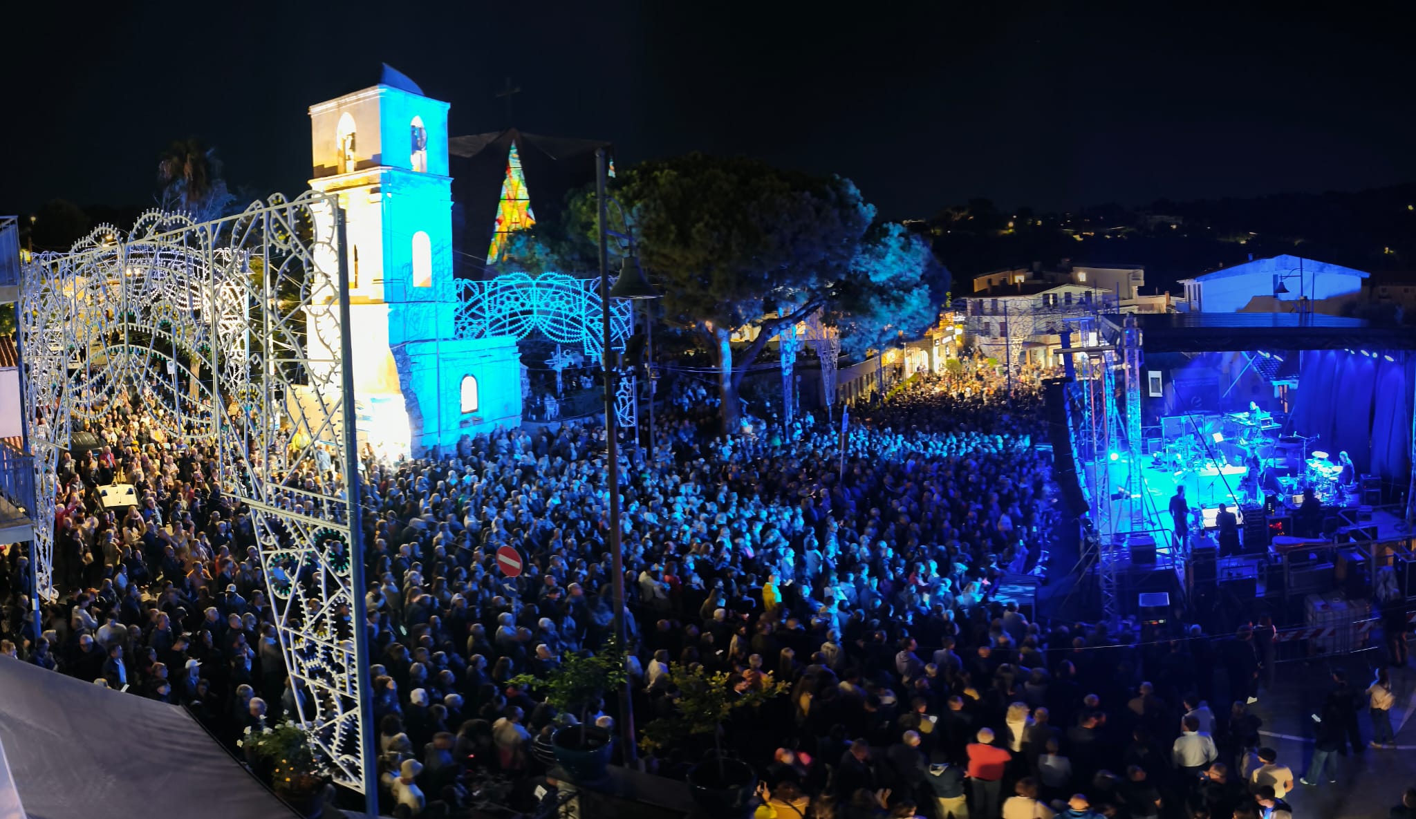 Palinuro in festa per Sant’Antonio del Porto: folla in piazza, stasera il gran finale