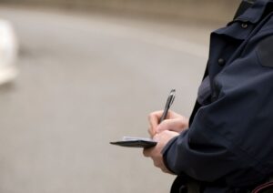 Multa da un agente in borghese e fuori servizio: è valida?