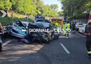 Incidente sulla A2 tra Baronissi e Salerno, sette veicoli coinvolti: feriti anche gravi