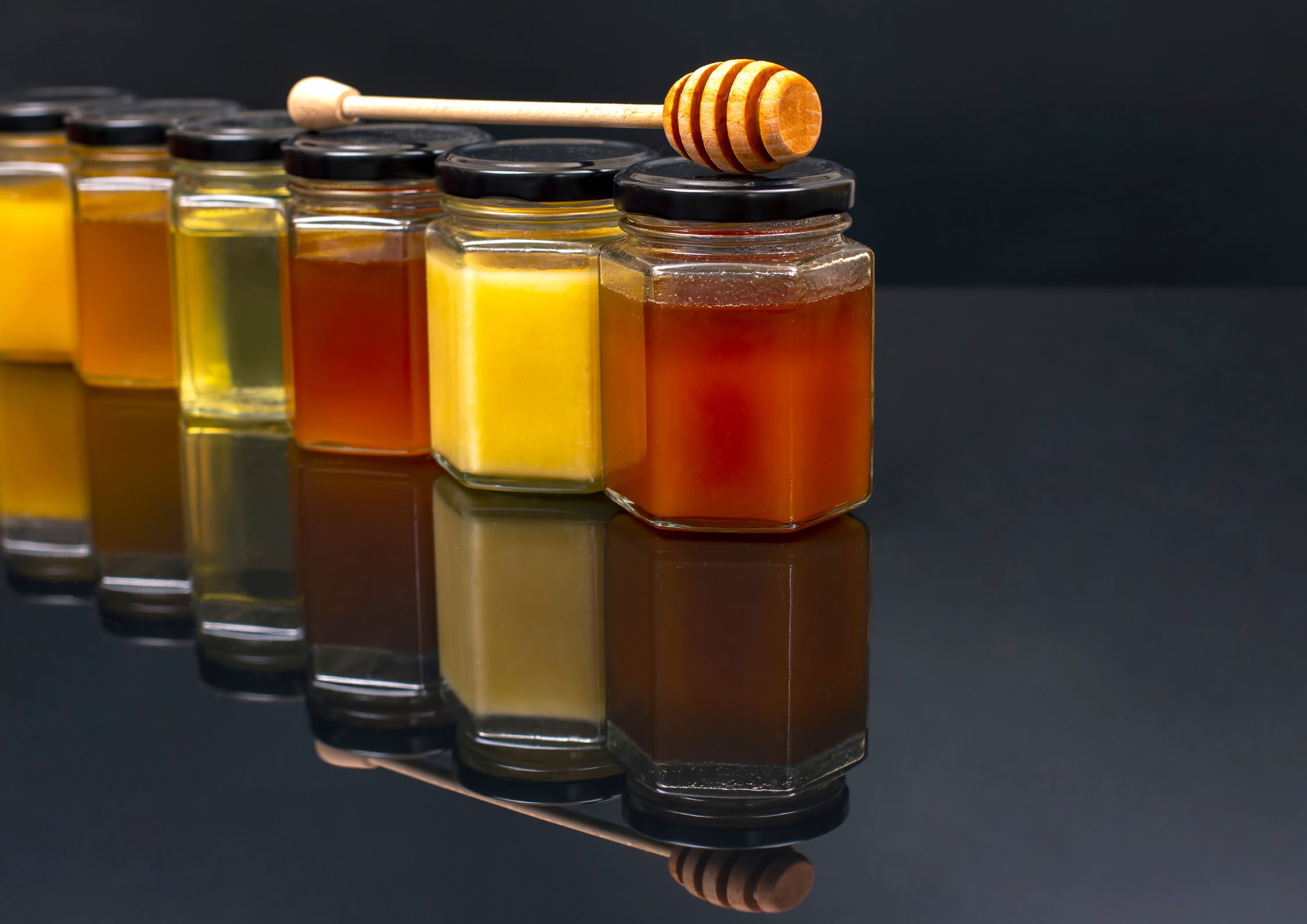 Miele millefiori: perché lo stesso miele può avere colori diversi?