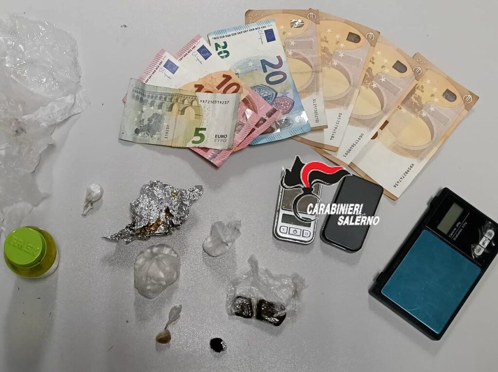 Polla, droga in dosi e contanti: arrestato un 48enne