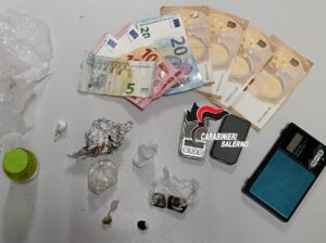 Polla, droga in dosi e contanti: arrestato un 48enne