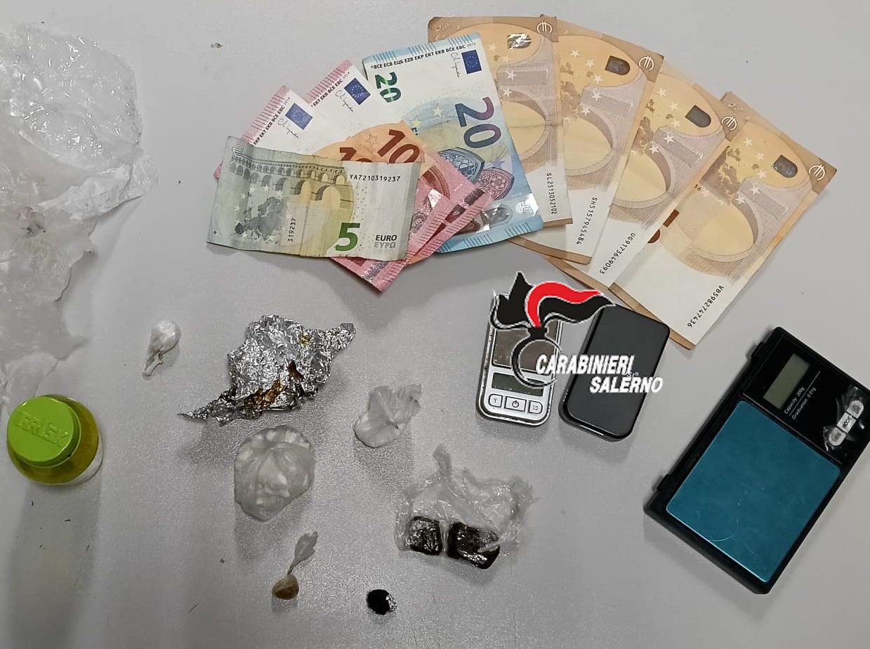 Polla, droga in dosi e contanti: arrestato un 48enne