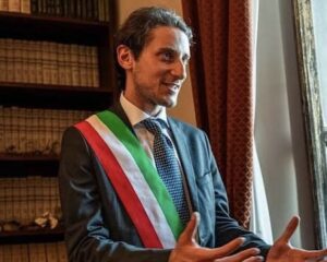 Metaverso e diritto penale, a Sant’Angelo a Fasanella il libro del sindaco Bruno Tierno