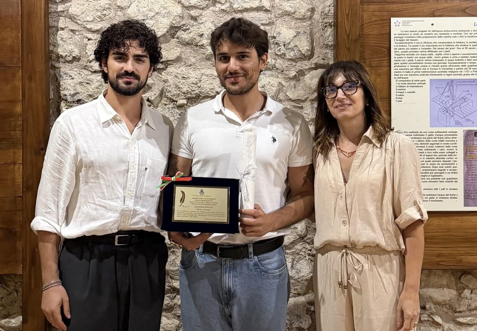 Casaletto Spartano premia Davide Avolio, riconoscimento al poeta e scrittore