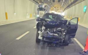 Incidente sull’A2 a Contursi, tre auto coinvolte: diversi feriti non gravi