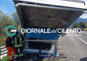 Incidente sulla strada di Serre, un morto e due feriti