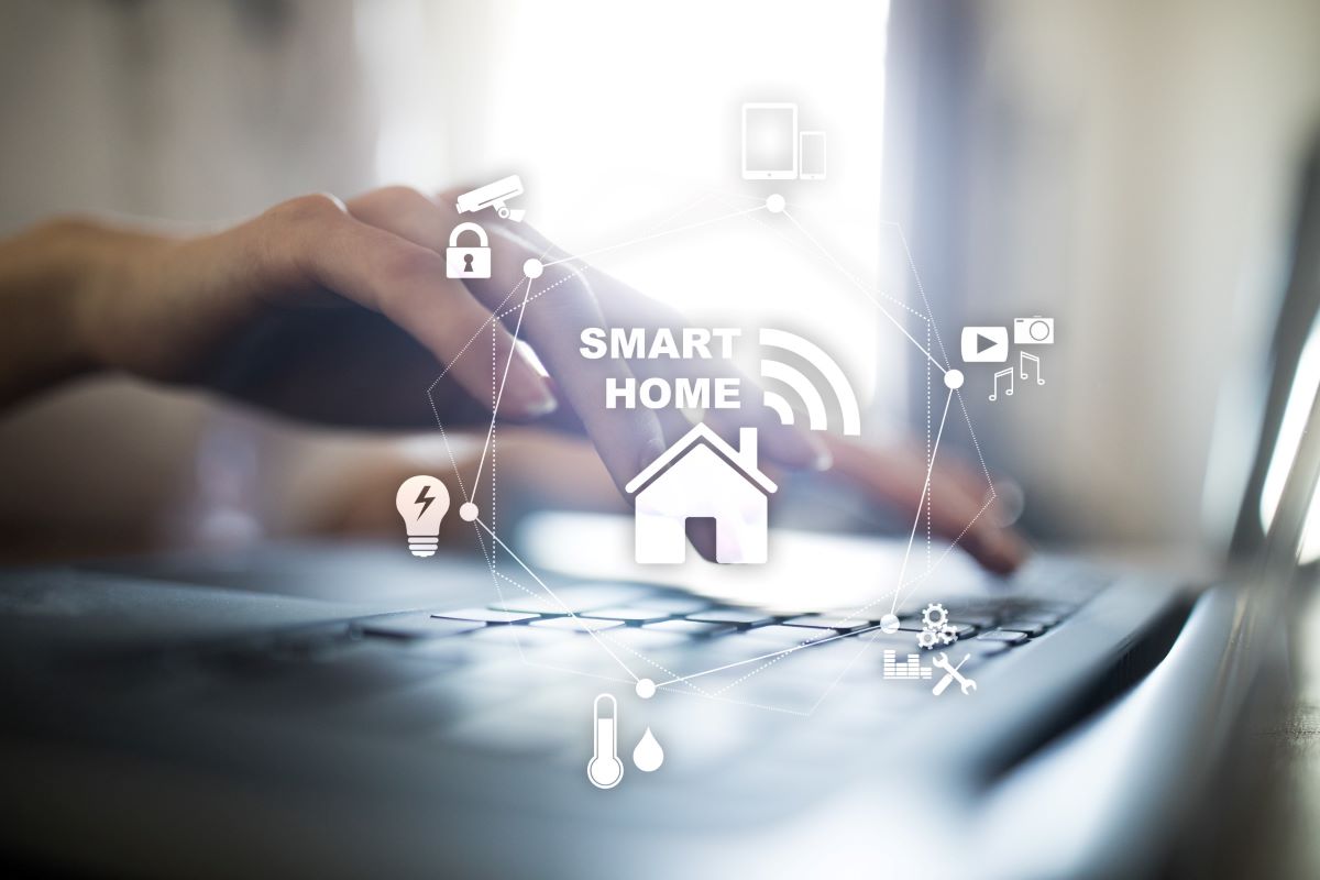 Casa smart, dalla comodità al risparmio: cosa cambia nella vita quotidiana