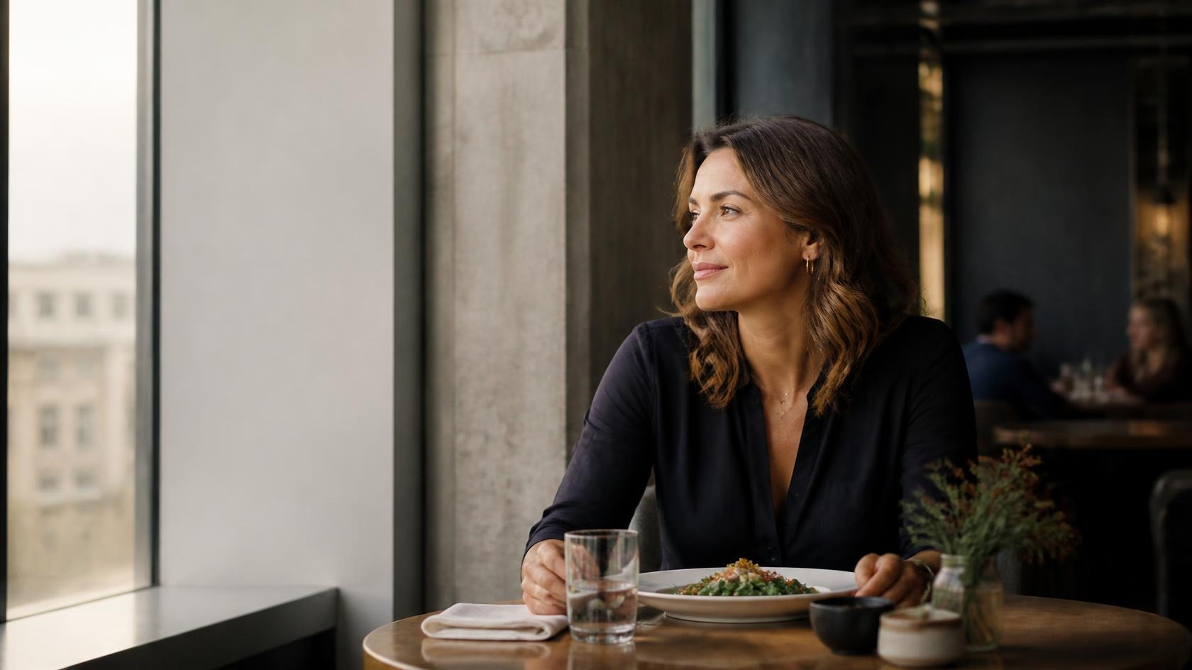 Mangiare, viaggiare, andare al cinema da soli: la solitudine scelta diventa uno stile di vita