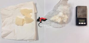 Salerno, 34enne arrestato per droga: sequestrati cocaina, eroina e un bilancino