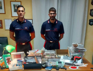 Montecorvino Rovella, giovane arrestato con 27 chili di droga, armi e tre ordigni artigianali