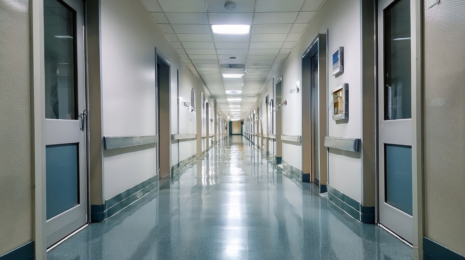 Precari sanità Salerno, il Ruggi assume e l’Asl resta ferma