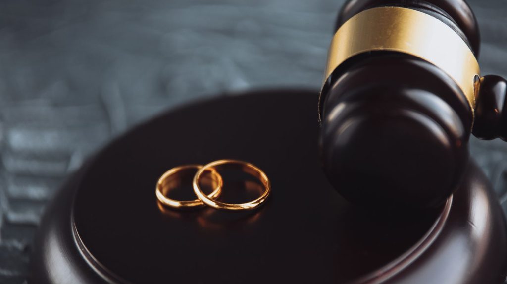 La battaglia di una infermiera di Teggiano: 13 anni per ottenere il divorzio