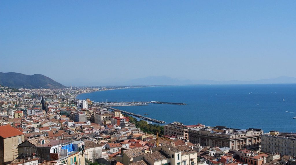 Salerno, tre lavoratori africani cercano casa: appello della Caritas
