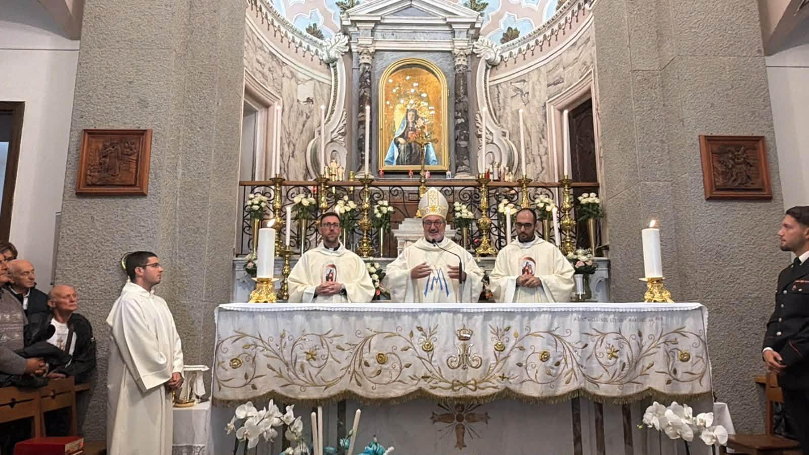 Sacro Monte di Novi Velia, il saluto alla Madonna: chiuso il Santuario