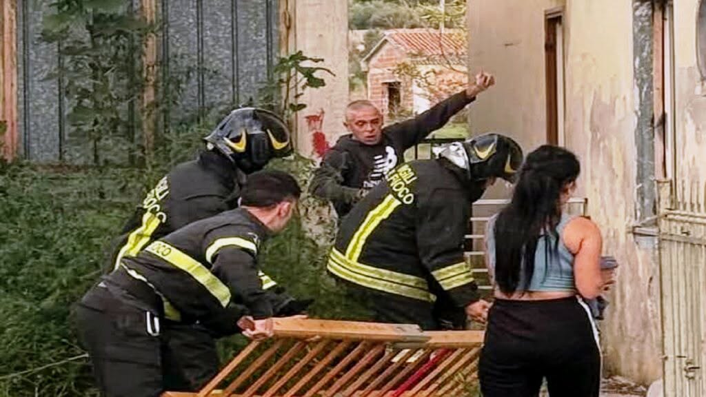 Incendio a Capaccio, dietro morte 44enne ipotesi fuochi d’artificio
