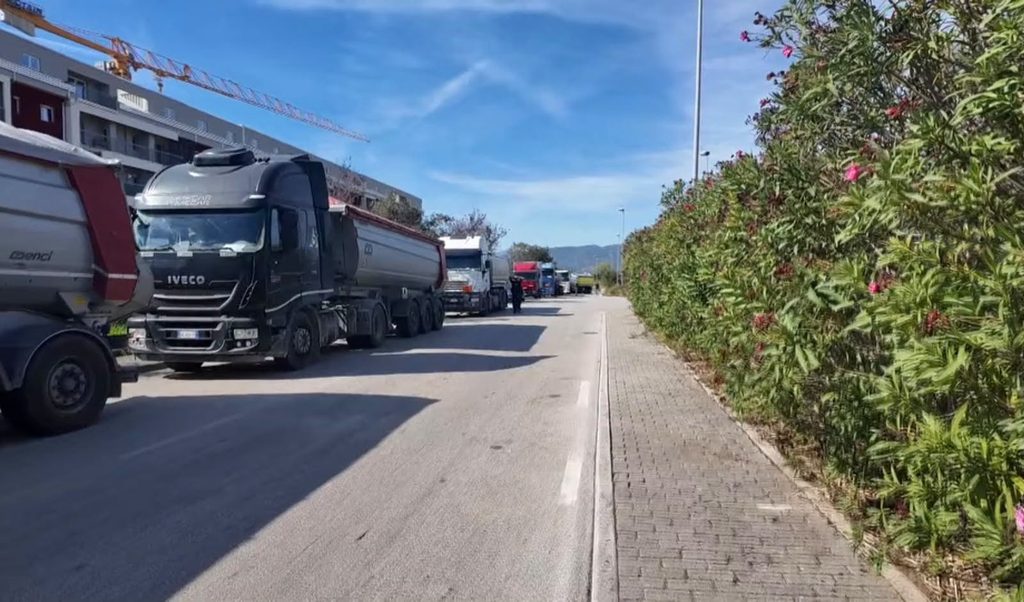 Sciopero autotrasportatori, tavolo in Prefettura a Salerno