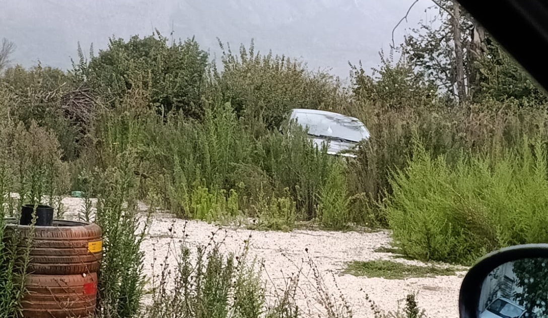 Teggiano, controlli ambientali della GAI: rifiuti inquinanti e un’auto abbandonata tra Prato Petrillo e San Marco