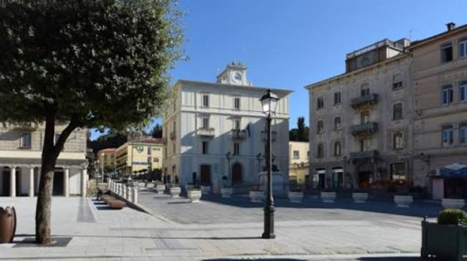 Caregiver nel Cilento, bloccati due milioni di euro: è protesta