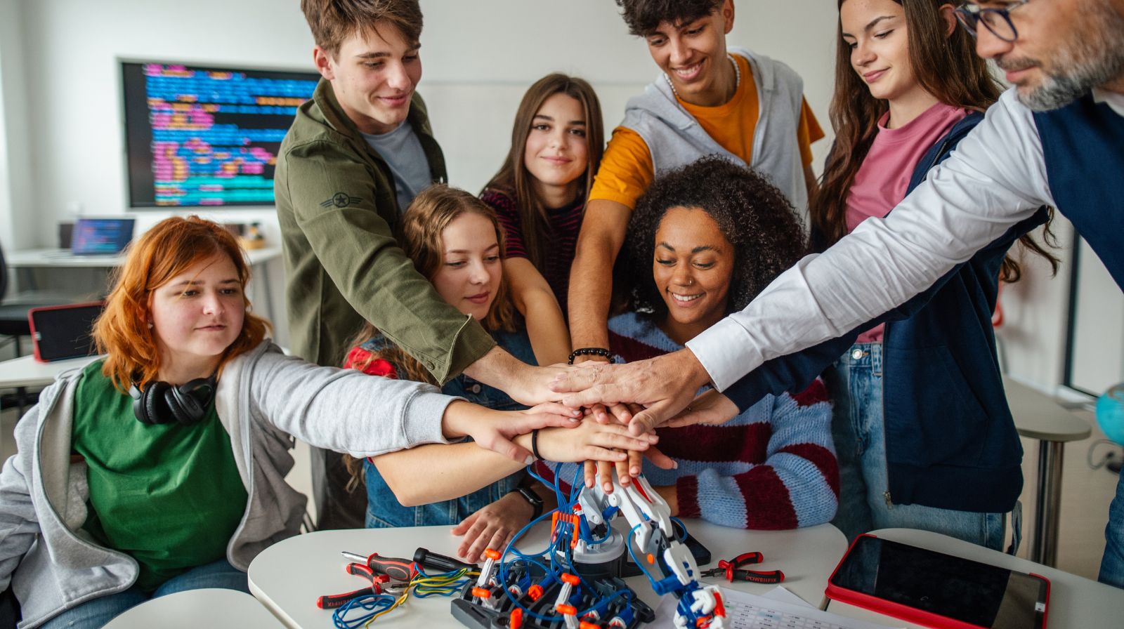 Scuola: Albanella punta su intelligenza artificiale e robotica, proposta al vaglio della Regione