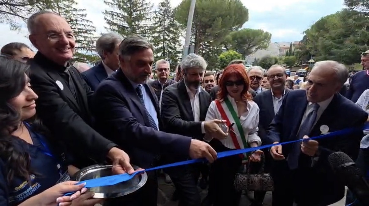 Sanità: inaugurata a Monte San Giacomo la Bottega della Comunità, Fico nel Vallo di Diano