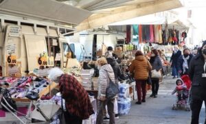 Sapri, blocco degli autotrasportatori: stop alla raccolta dei rifiuti e al mercato settimanale