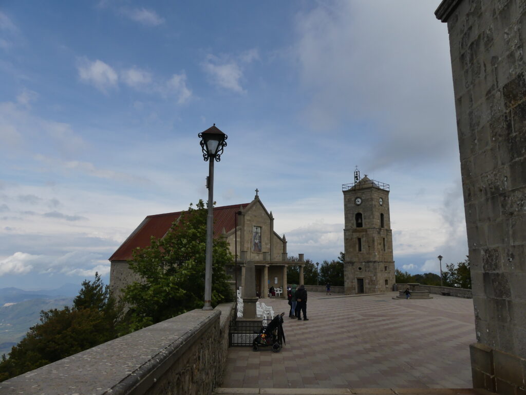 Madonna del Sacro Monte, striscioni dividono Novi Velia e Agropoli