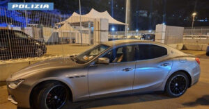 Salerno, Maserati rubata con targa libica sequestrata al porto