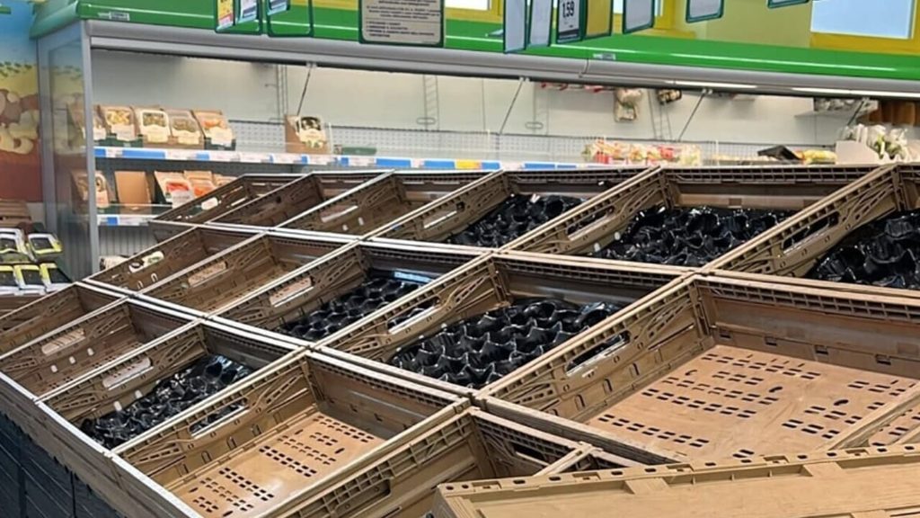 Sciopero autotrasportatori, mille camion scortati a Napoli per i rifornimenti di cibo