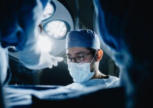 Chirurgia robotica e intelligenza artificiale: così cambia il modo di operare