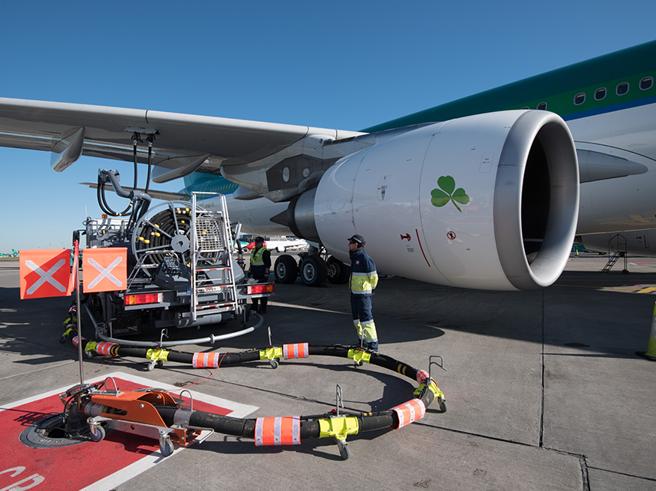 Carburante, emergenza negli aeroporti e nei trasporti campani