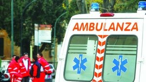 Salerno, operaio investito da un’auto in un cantiere: è grave