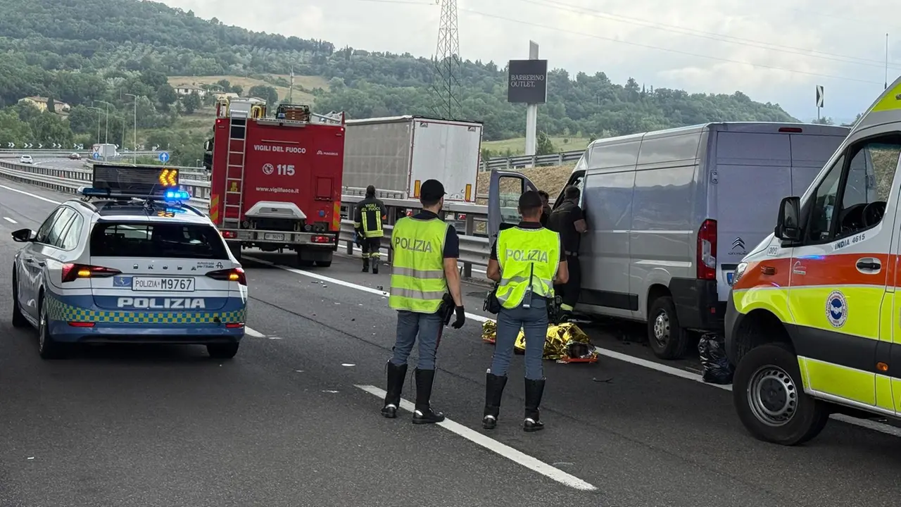 A3 Napoli-Salerno, 80enne muore alla guida dopo un malore