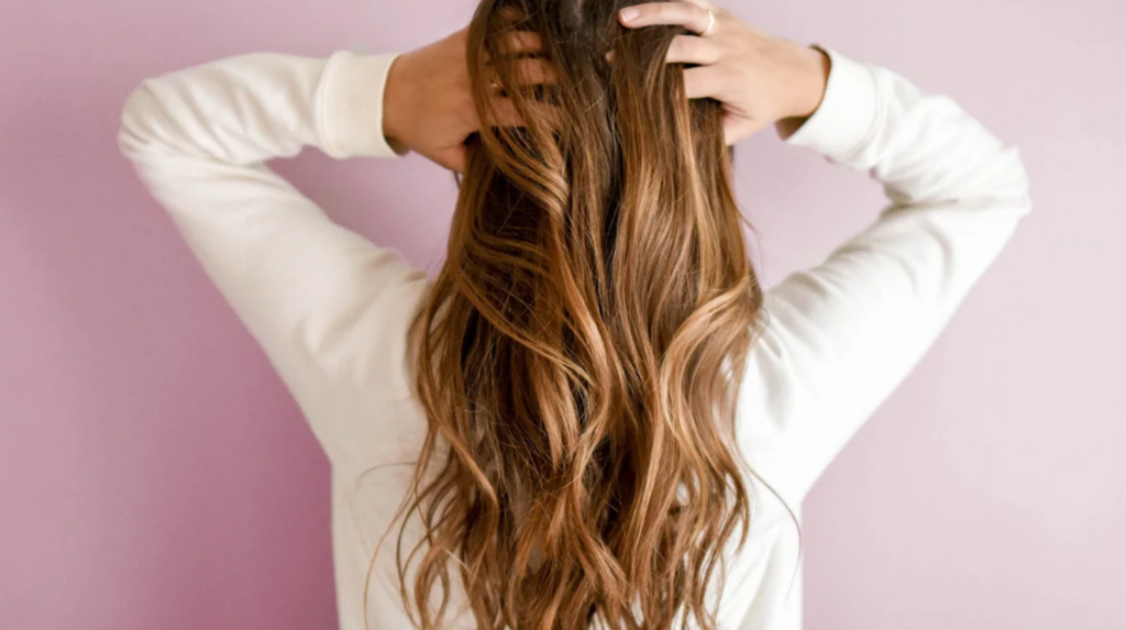 Capelli, addio alle regole: il taglio giusto non ha età