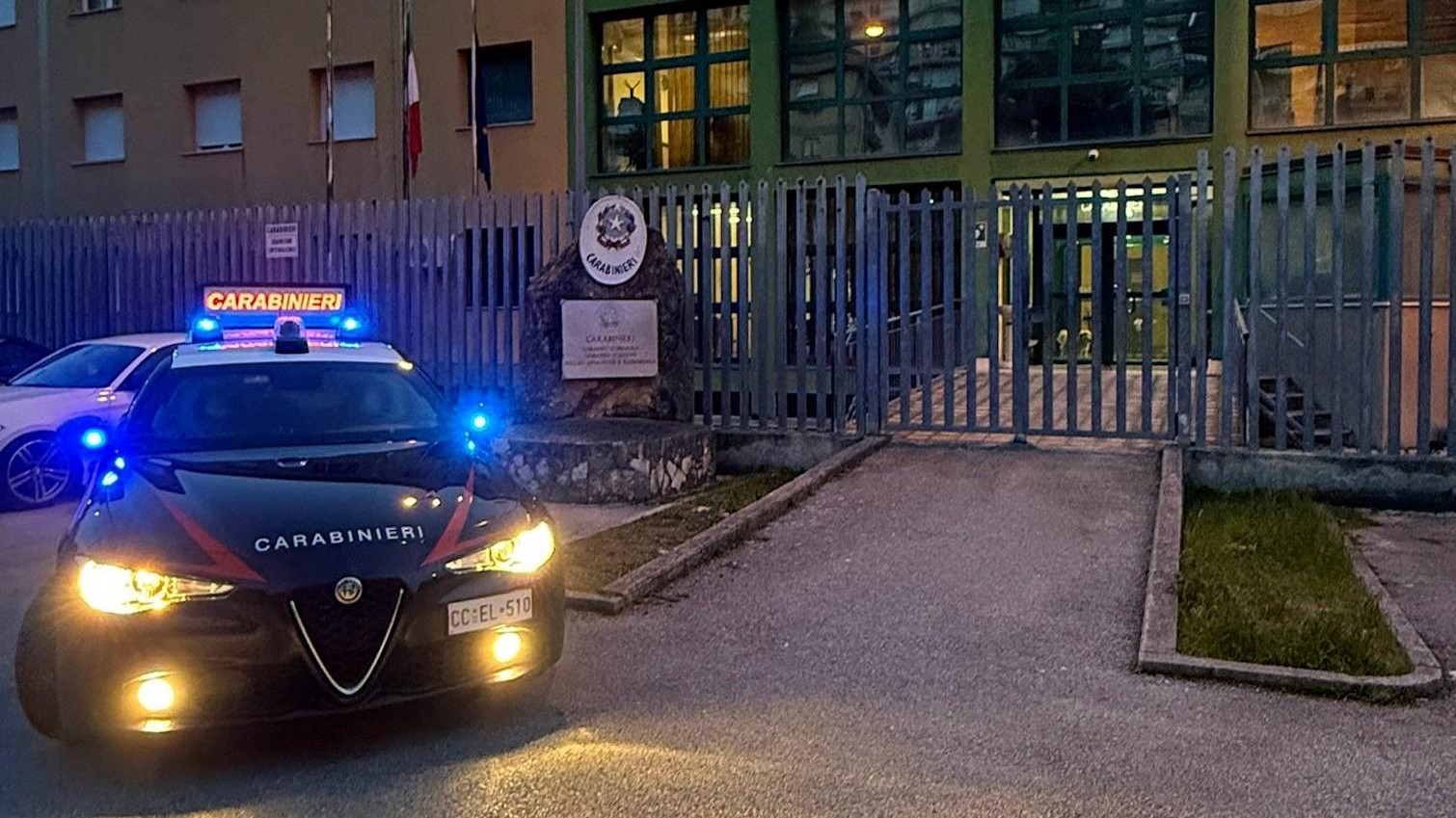 Finto maresciallo truffa un’anziana nel Cilento e fugge con l’oro: denunciato 21enne